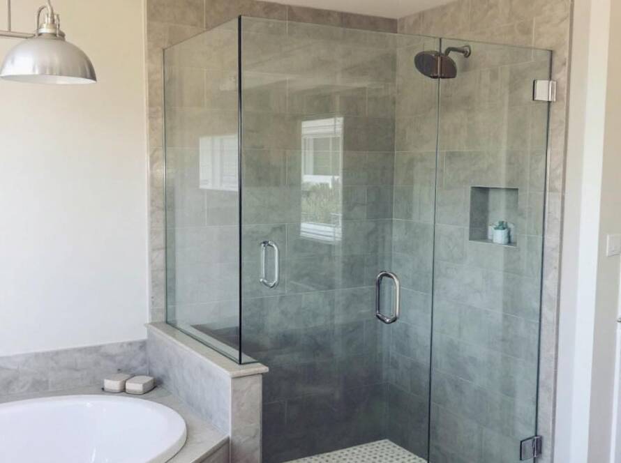 Modern shower door installation in Reading MA, expertly crafted to perfection.